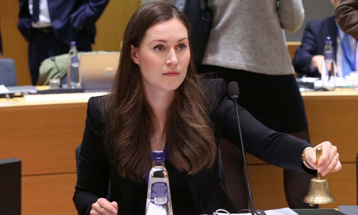 Финландын шинэ ерөнхий сайдыг “худалдагч охин” гэж нэрлэсэн сайдынхаа өмнөөс Эстони улс уучлал гуйв