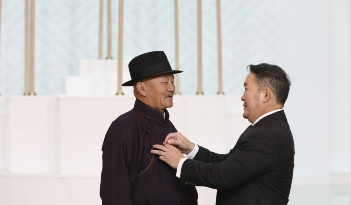 “Ялалт“ музейн захирал Л.Мягмарсүрэнд Монгол Улсын Гавьяат цол хүртээв