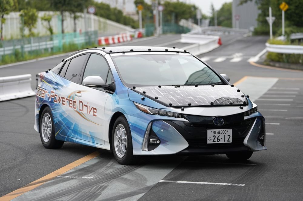“Toyota Motors” компани “Pruis”-ийн шинэ загварыг туршлаа
