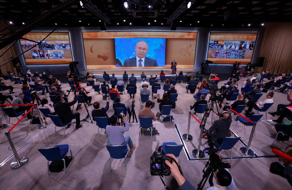 ФОТО: Оросын удирдагч 4 цаг 29 минутын турш 60 асуултад хариулжээ