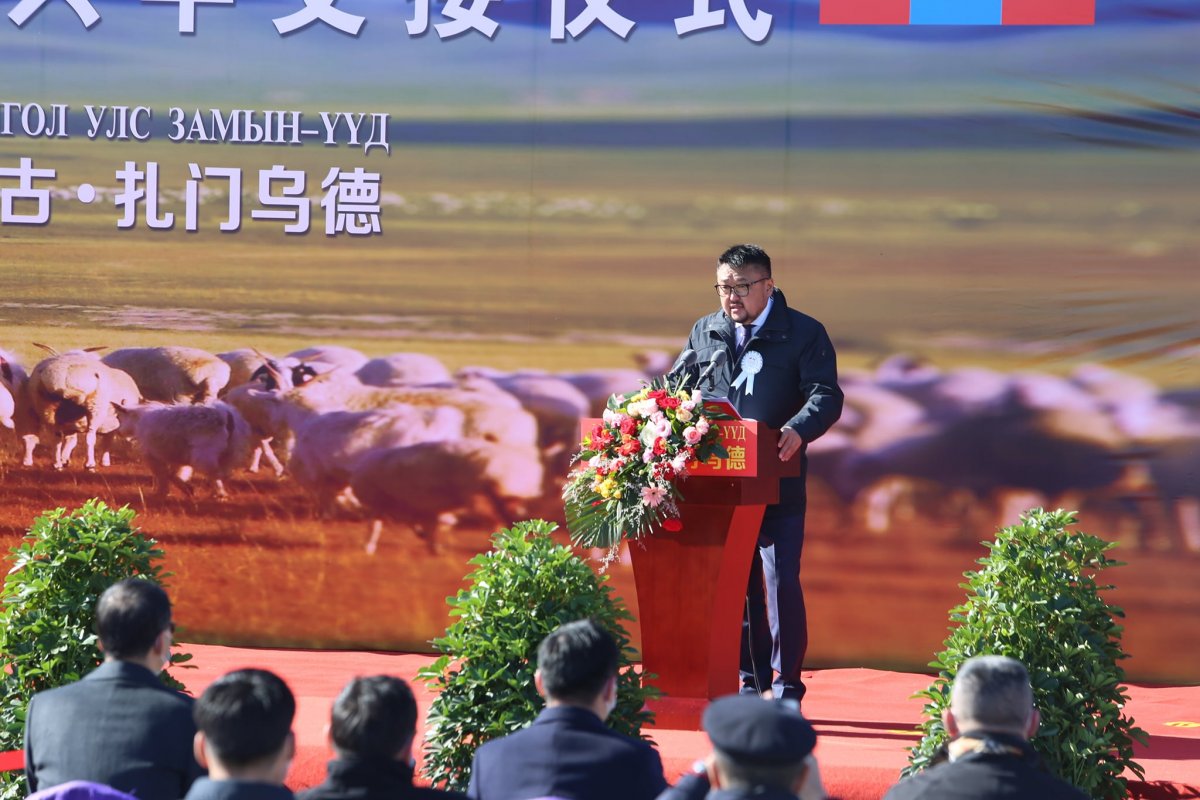 З.Мэндсайхан: Монголын ард түмнээс хандивлаж буй 30 мянган хонины 4,000-ыг БНХАУ-ын талд өнөөдөр хүлээлгэн өглөө