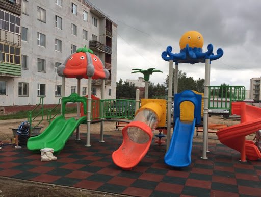 Улаанбаатар хотын хүүхдийн тоглоомын талбайн 70 хувь нь “эрсдэлтэй“