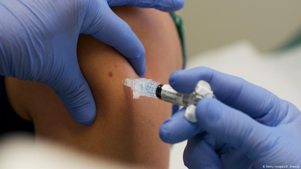 Вакцин тариулсан ч халдвар авч, бусдад тараах эрсдэлтэй