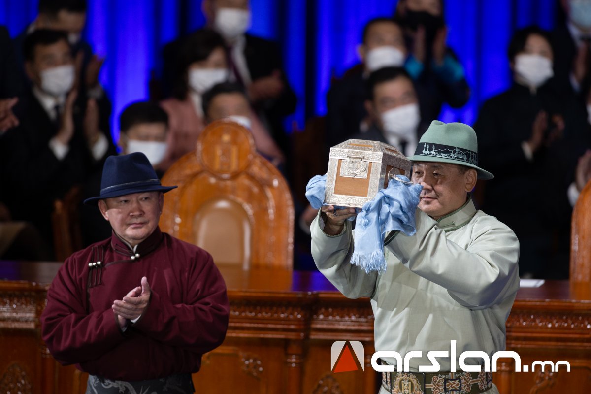 2021 оны зургадугаар сарын 25. Монгол Улсын Ерөнхийлөгчийн тангарга өргөх ёслол