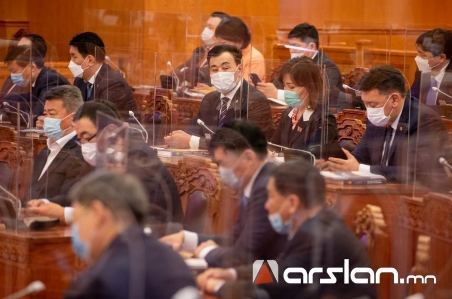 ЧУУЛГАН: Монголд ажиллаж буй гадаадын 6045 иргэний 36 хувь нь УУЛ УУРХАЙН салбарт ажиллаж байна