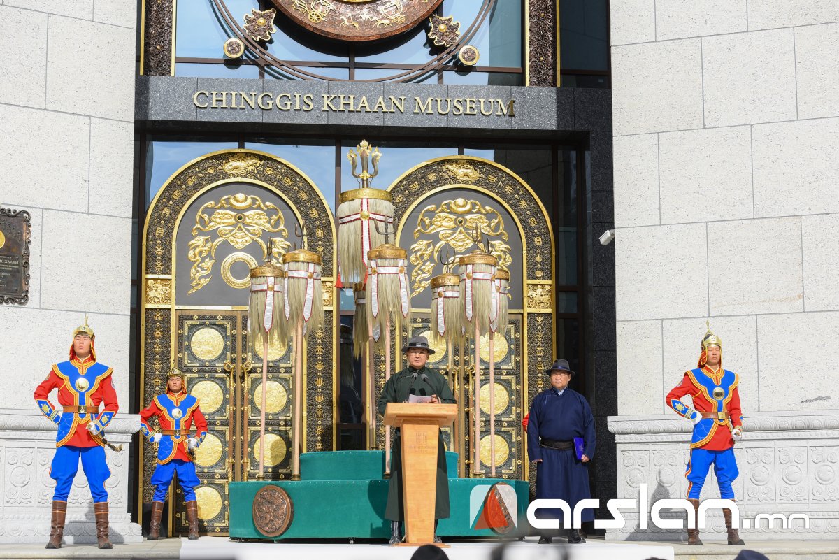 ФОТО: “Чингис хаан“ музейг төрийн тэргүүний хэмжээнд ёслол төгөлдөр НЭЭЛЭЭ