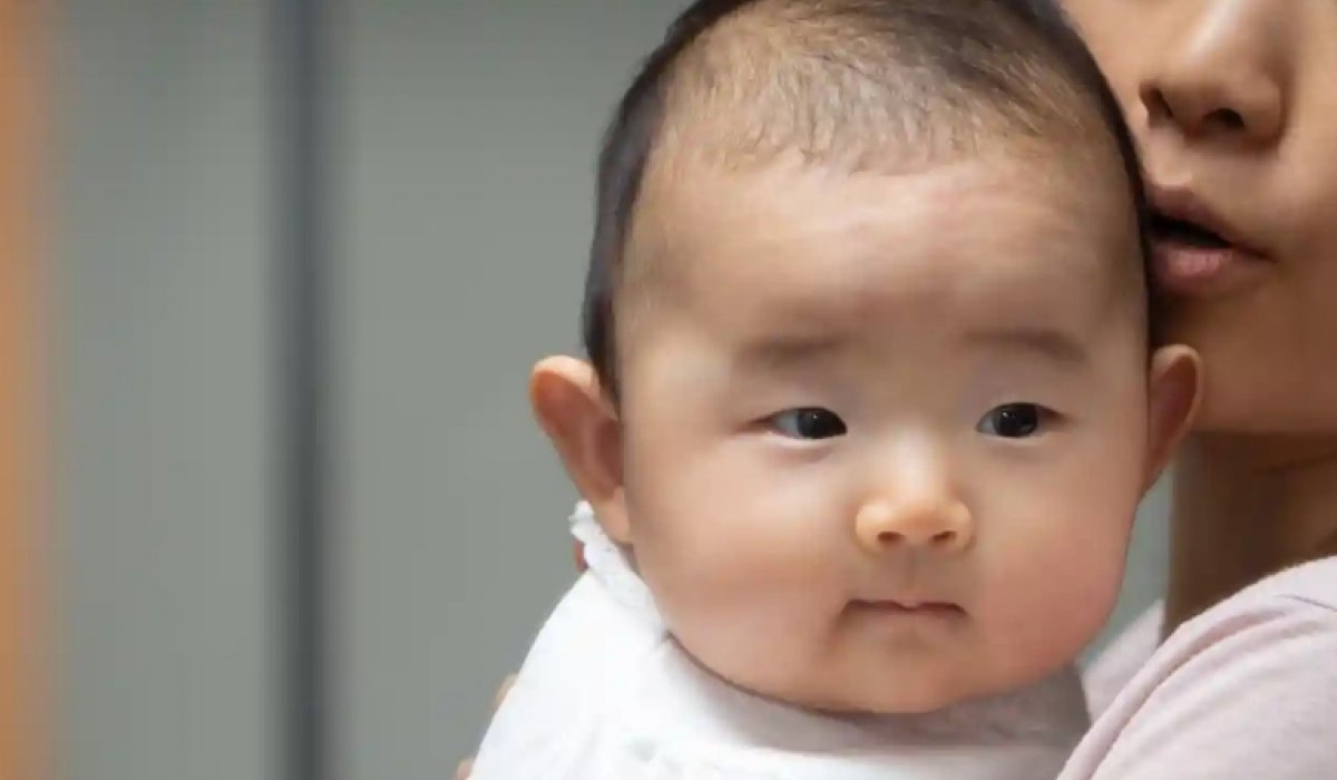 БНСУ: 0-1 насны хүүхэдтэй эцэг, эхэд сар бүхэн 700.000 вон ОЛГОНО