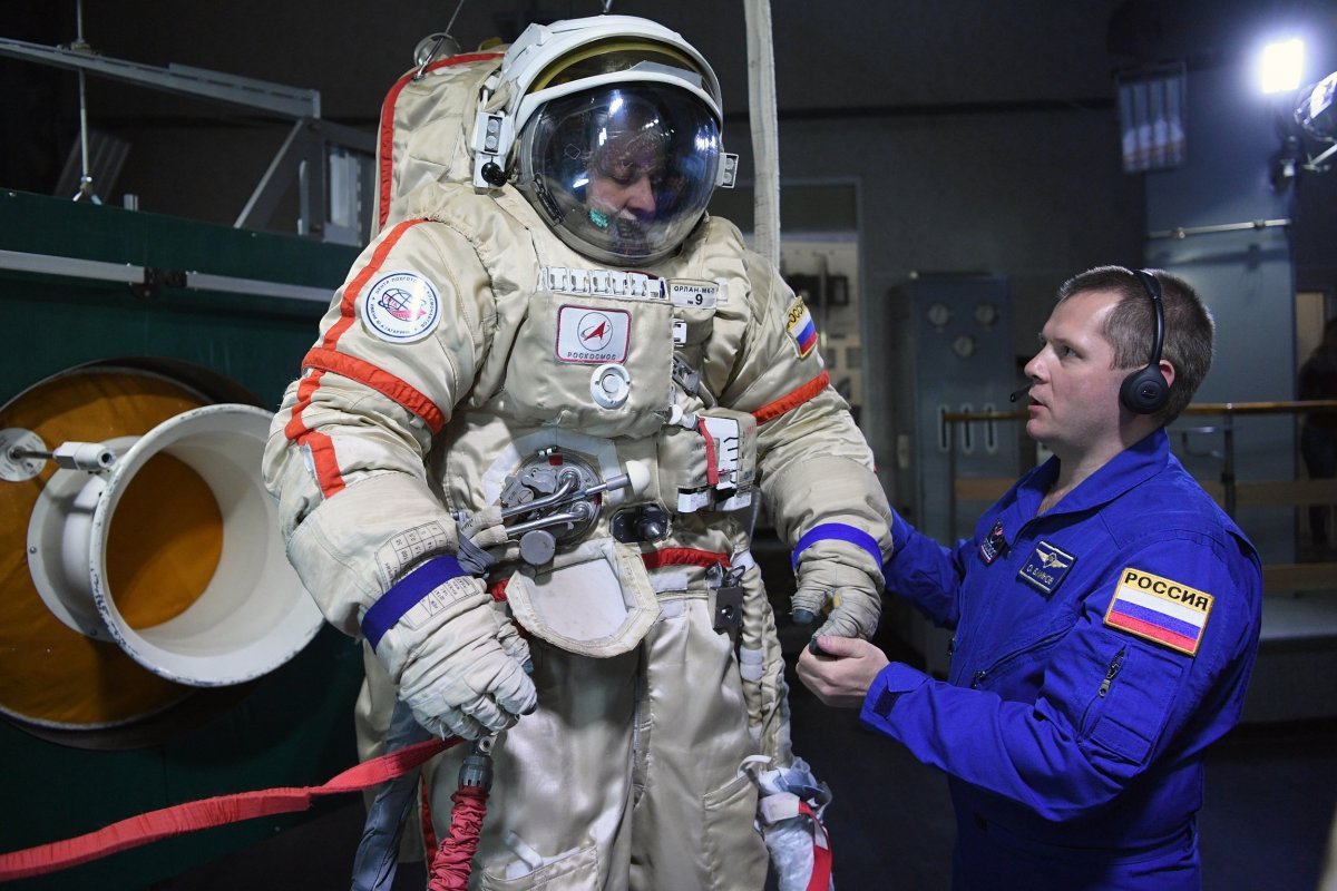 ШУУРХАЙ: Оросын мэргэжилтнүүд Монголын анхны эмэгтэй сансрын нисэгчийг бэлтгэнэ