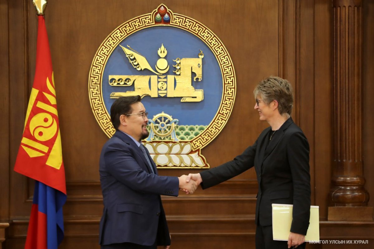 Дэлхийн Банкны БНХАУ, БНСУ болон Монгол Улсыг хариуцсан захирал Мара Уорвик тэргүүтэй төлөөлөгчдийг хүлээн авч уулзлаа