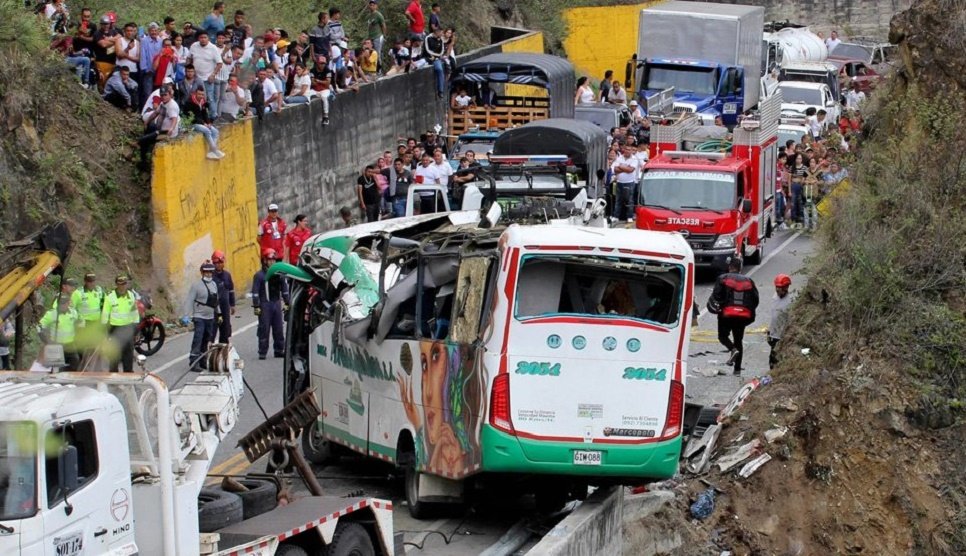 Колумбад автобус осолдсоны улмаас 20 хүн амиа алдаж, 14 хүн шархаджээ
