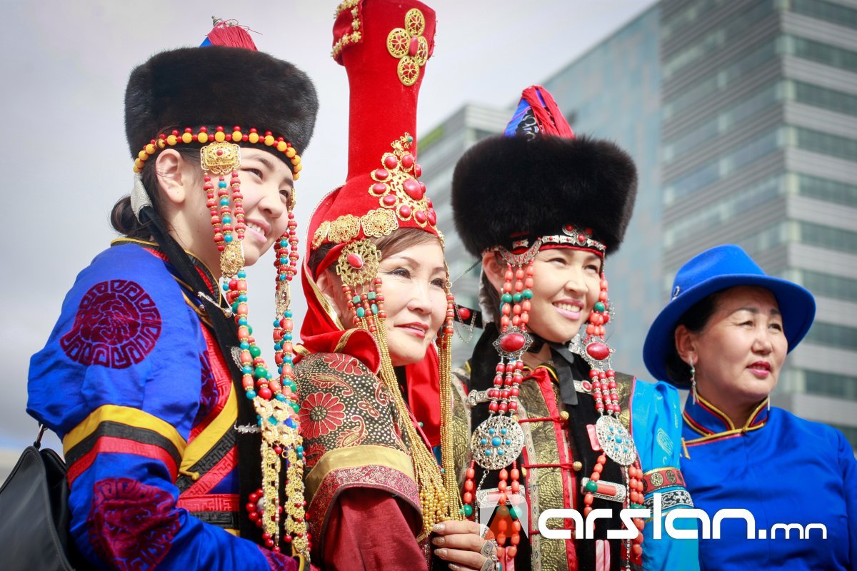 Монгол эмэгтэйчүүдийн нэрээс хамгийн урт нь Максимиланаалександрбодьгэрэл
