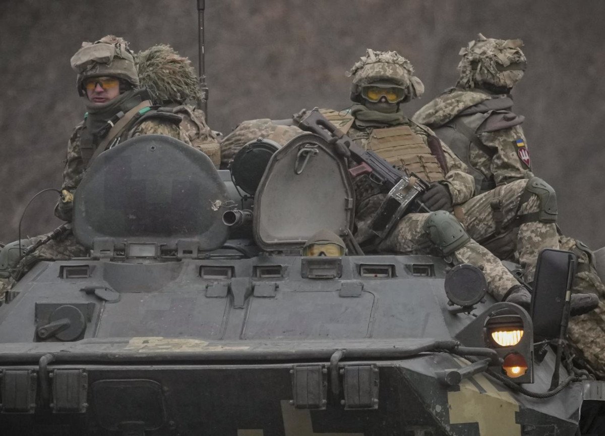 “Оросын цэргүүд өнөөдөр орой Киев хотод тулж ирэхээр байна“ гэж Украины сайд мэдэгдлээ