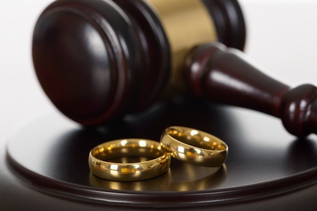 Т.Ганболдын гэрлэлтийг хүчингүй болгосон Улсын байцаагчийн дүгнэлтийг шүүхээс хүчингүй болгожээ