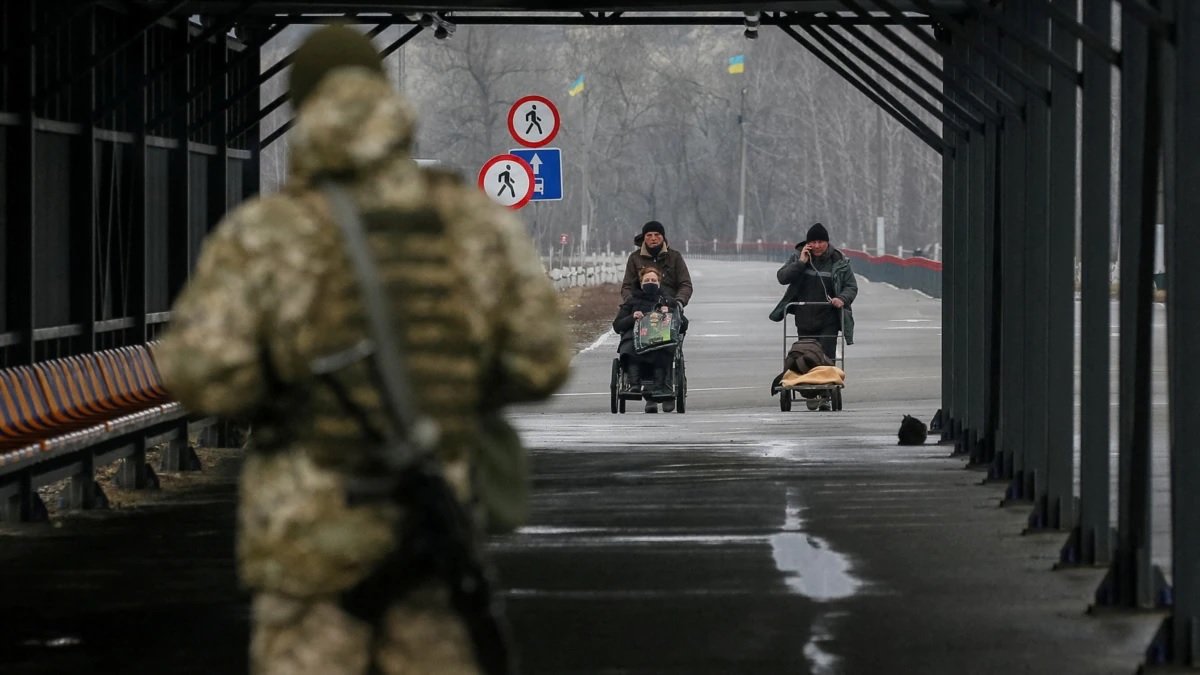 ШУУРХАЙ: Украины хотууд дахь цэргийн байгууламжуудыг бөмбөгдөж эхэлжээ