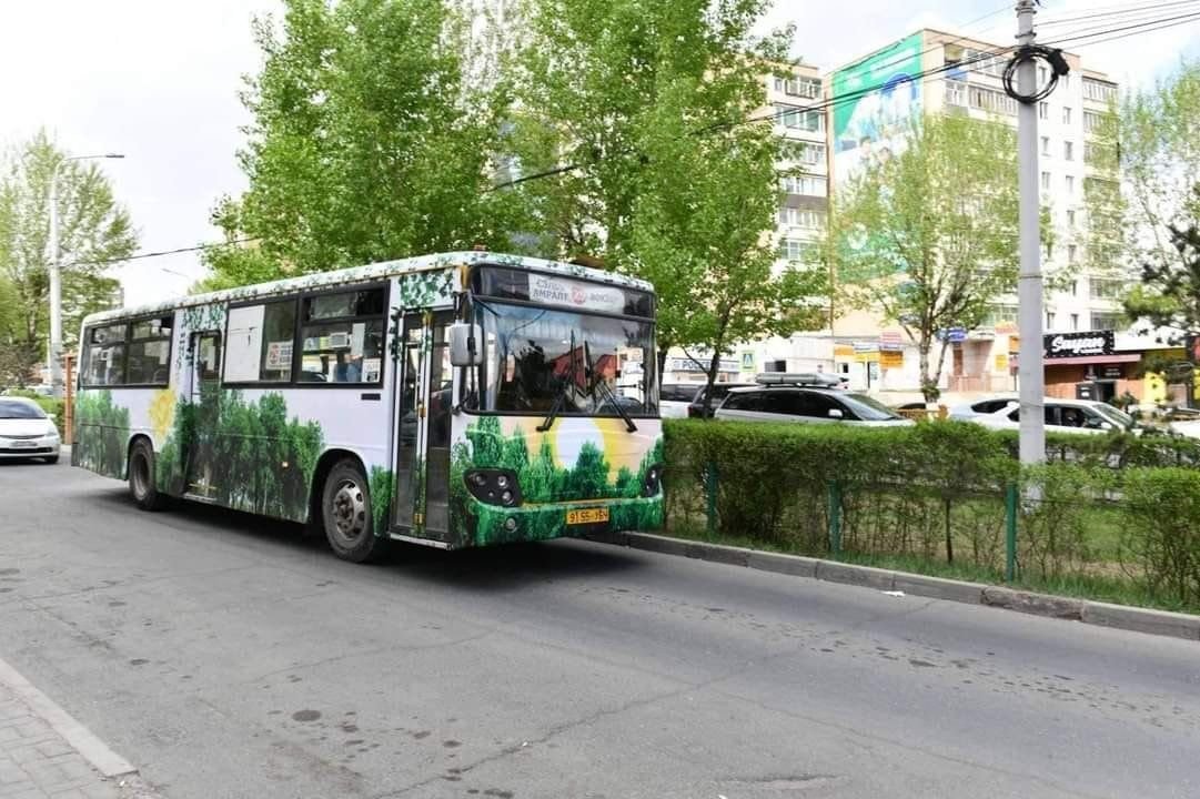 “Байгалиа бүтээе“ аяны хүрээнд нийтийн тээврийн автобусыг байгалийн төрхөөр тохижуулжээ