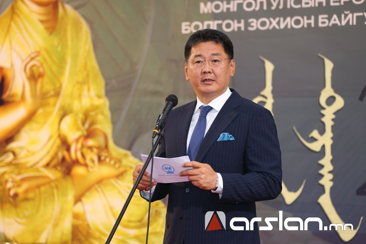 “Монгол дархан-2022” үзэсгэлэнд 100 гаруй уран дархны 150 гаруй бүтээлийг толилуулж байна