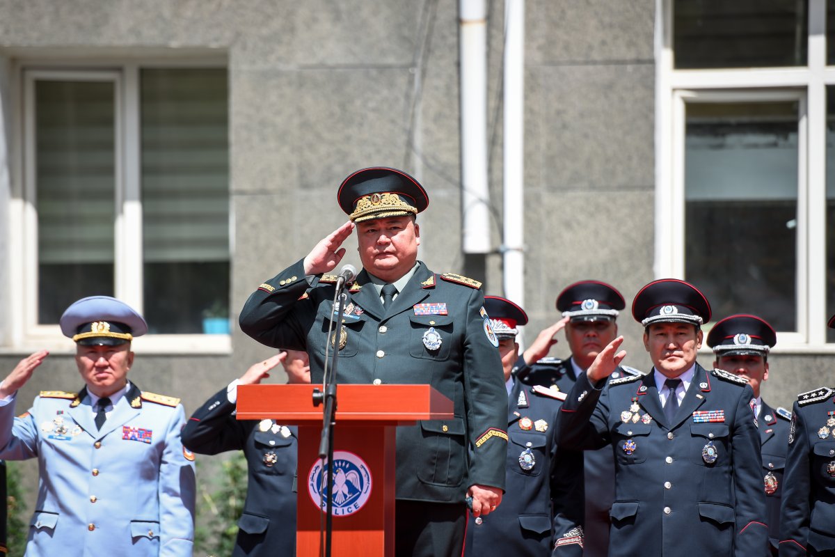 ФОТО: Цагдаа, дотоодын цэргийн алба хаагчдад цол олгох ёслолын ажиллагаа боллоо