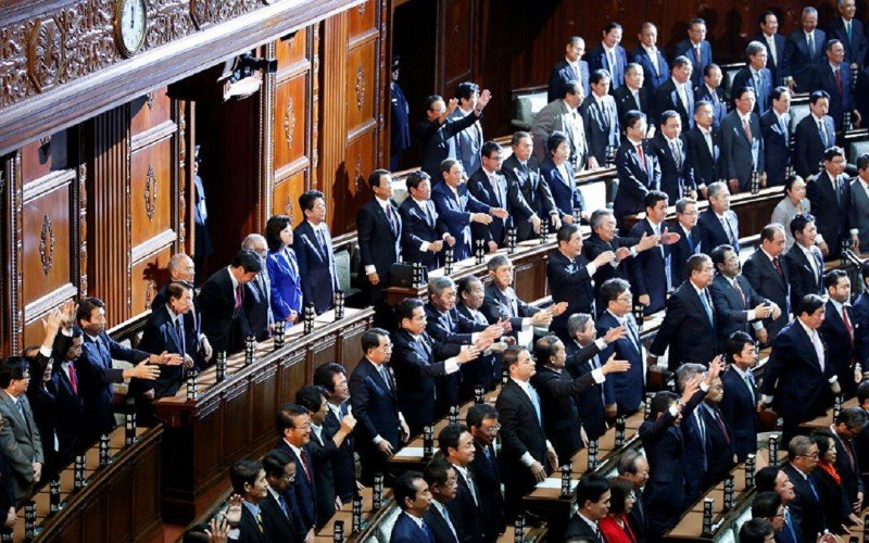 Японы парламентын 100 гаруй гишүүн Эв Нэгдлийн сүмтэй холбоотой нь тогтоогджээ