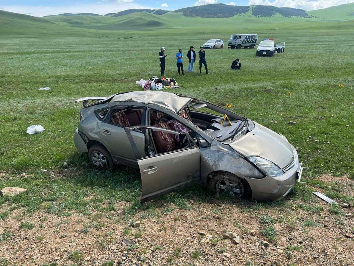 СЭРЭМЖЛҮҮЛЭГ: Приус маркийн автомашин осолдож, 59 настай зорчигч нас баржээ
