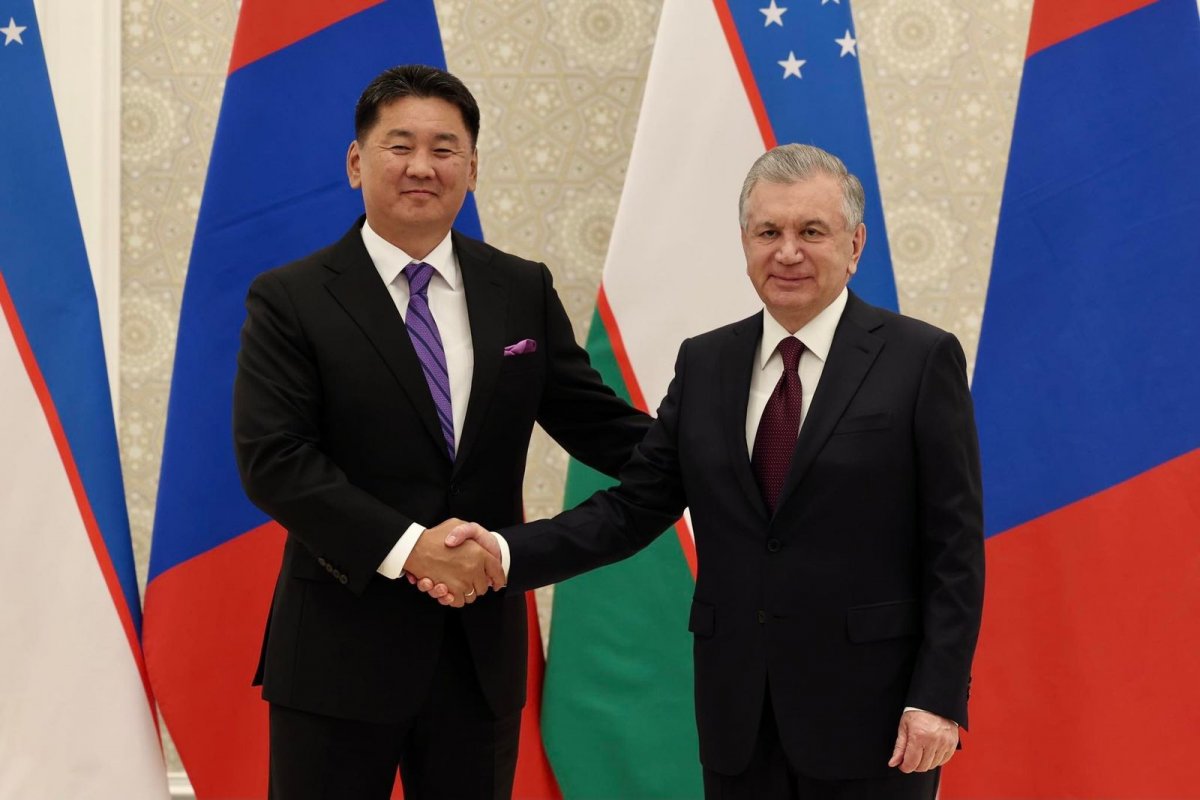ТОМИЛОЛТ: Ерөнхийлөгч У.Хүрэлсүх Узбекистан улсын ерөнхийлөгч Ш.Мирзиёевтэй уулзав