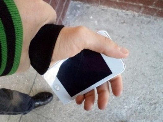 12 настай хүүхдийн гар утас хулгайлж, зугтсан этгээдийг ШУУРХАЙ илрүүлжээ