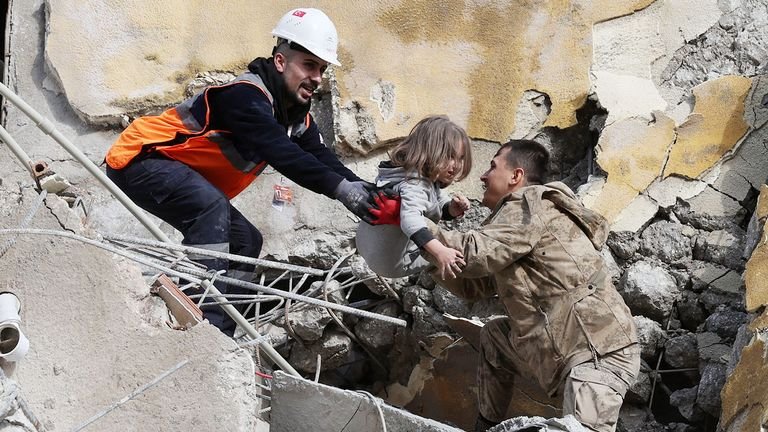 Турк, Сирийн газар хөдлөлтөд амиа алдагсдын тоо 7800-г давлаа