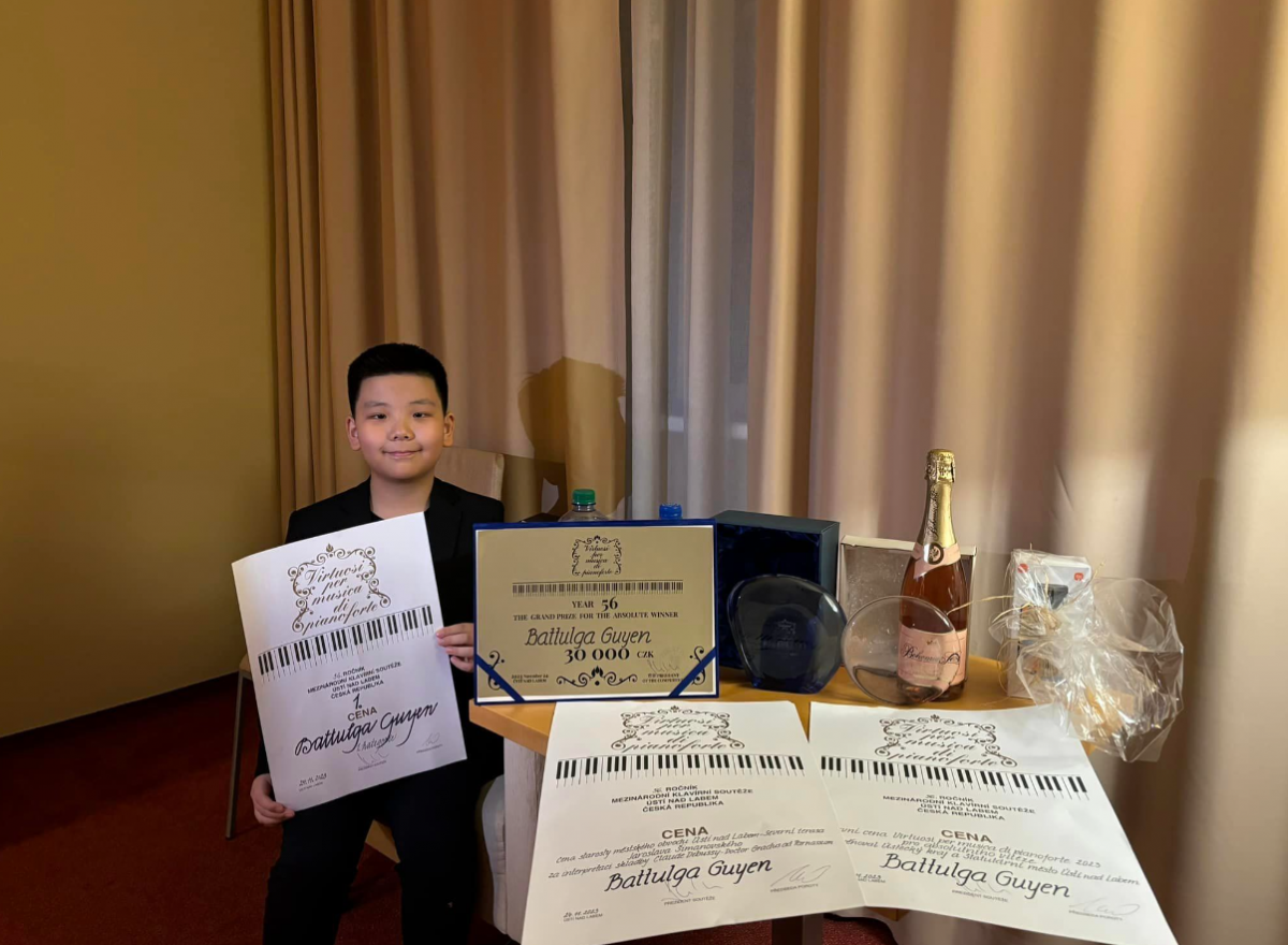 Б.Гүен төгөлдөр хуурын олон улсын тэмцээнээс гранпри шагнал хүртлээ
