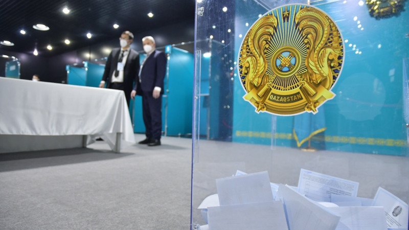 Казахстанд парламентын ээлжит бус сонгууль эхэлжээ