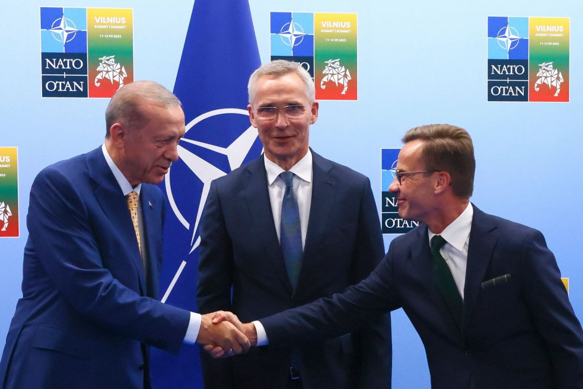 Швед улс НАТО-д элсэхийг Туркийн эрх баригчид зөвшөөрлөө