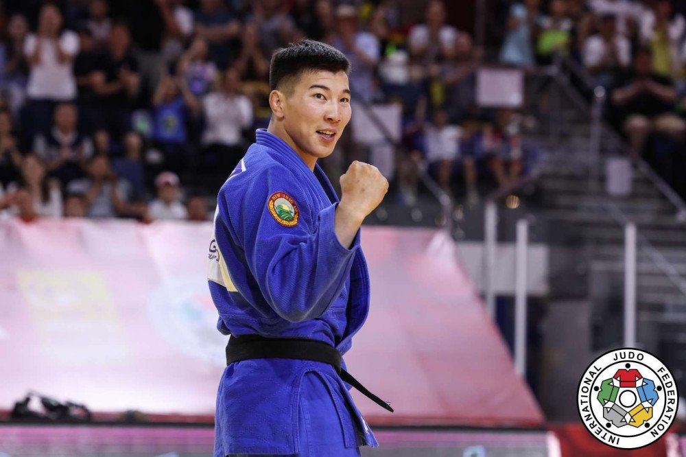 БАЯРТ МЭДЭЭ: Б.Гончигсүрэн их дуулга ангиллын тэмцээнд анх удаа түрүүллээ