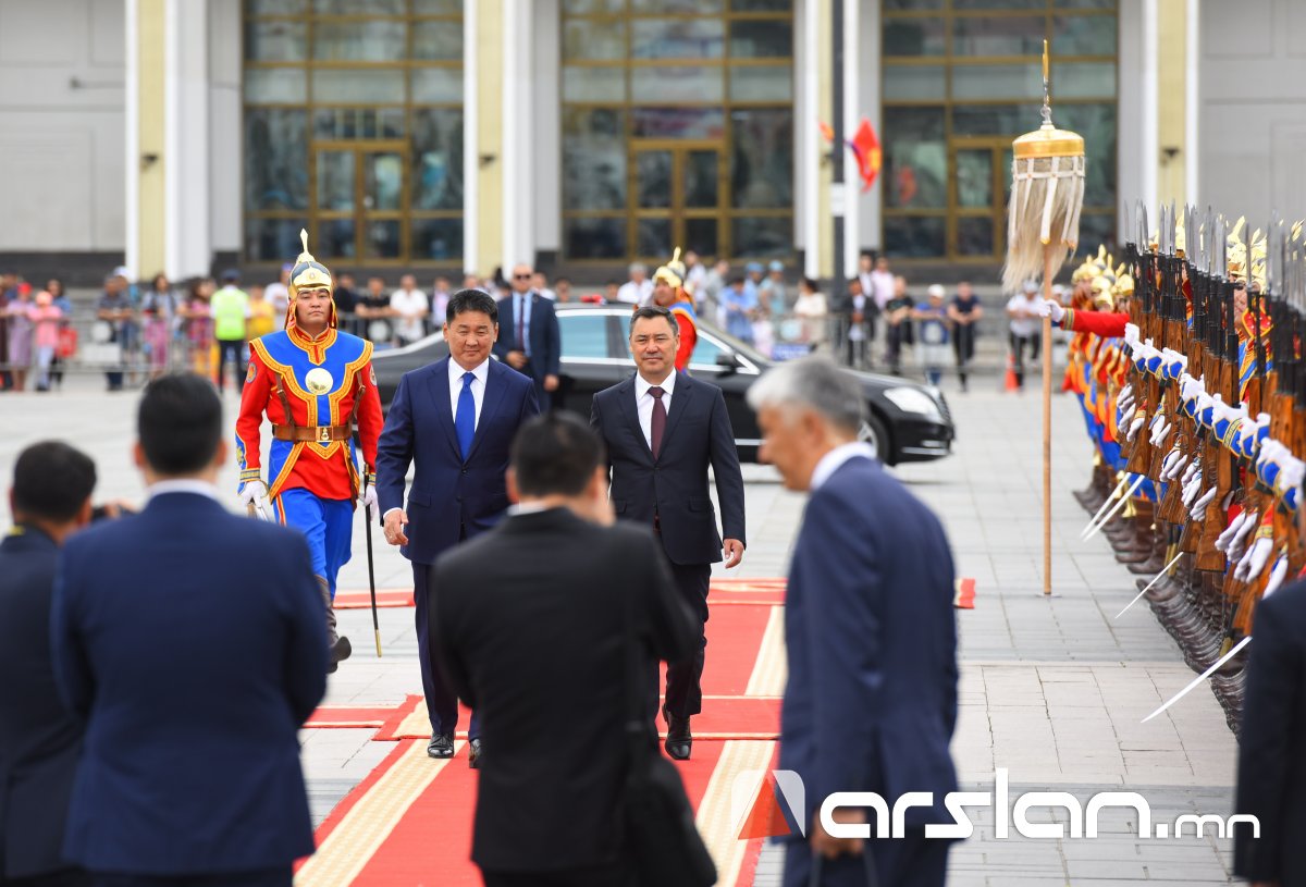 Ерөнхийлөгч У.Хүрэлсүхийн урилгаар Бүгд Найрамдах Киргиз Улсын Ерөнхийлөгч С.Н.Жапаров Монгол Улсад айлчилж байна
