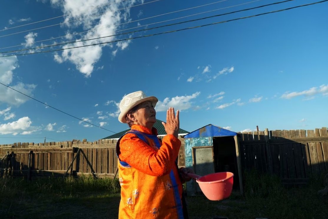 РОЙТЕРС: Пап Францисын айлчлалыг хүлээж буй Монгол эмэгтэй