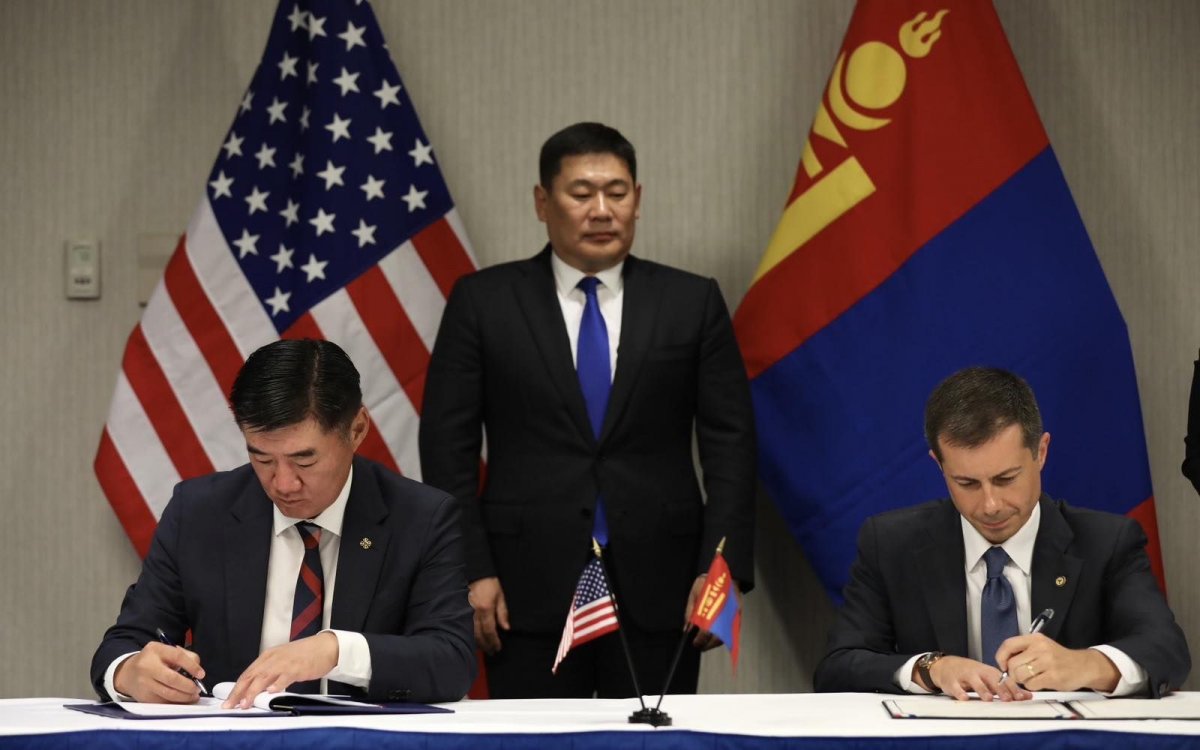 Монгол Улс, АНУ тээврийн салбарт хамтран ажиллахаар боллоо
