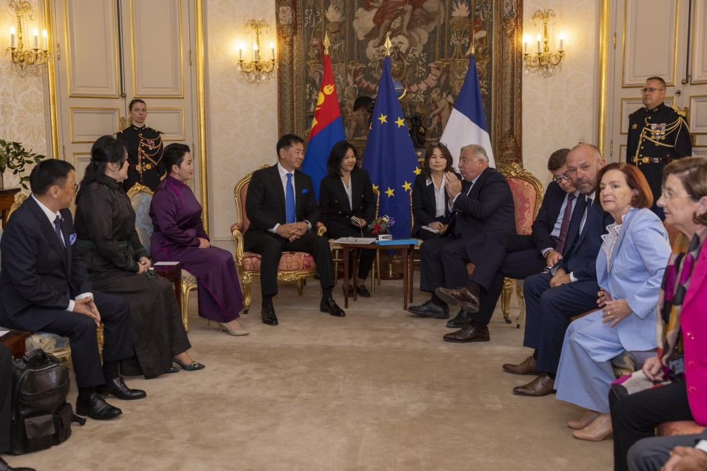 Монгол Улсын Ерөнхийлөгч Ухнаагийн Хүрэлсүхийн Бүгд Найрамдах Франц Улсад хийж буй төрийн айлчлал үргэлжилж байна