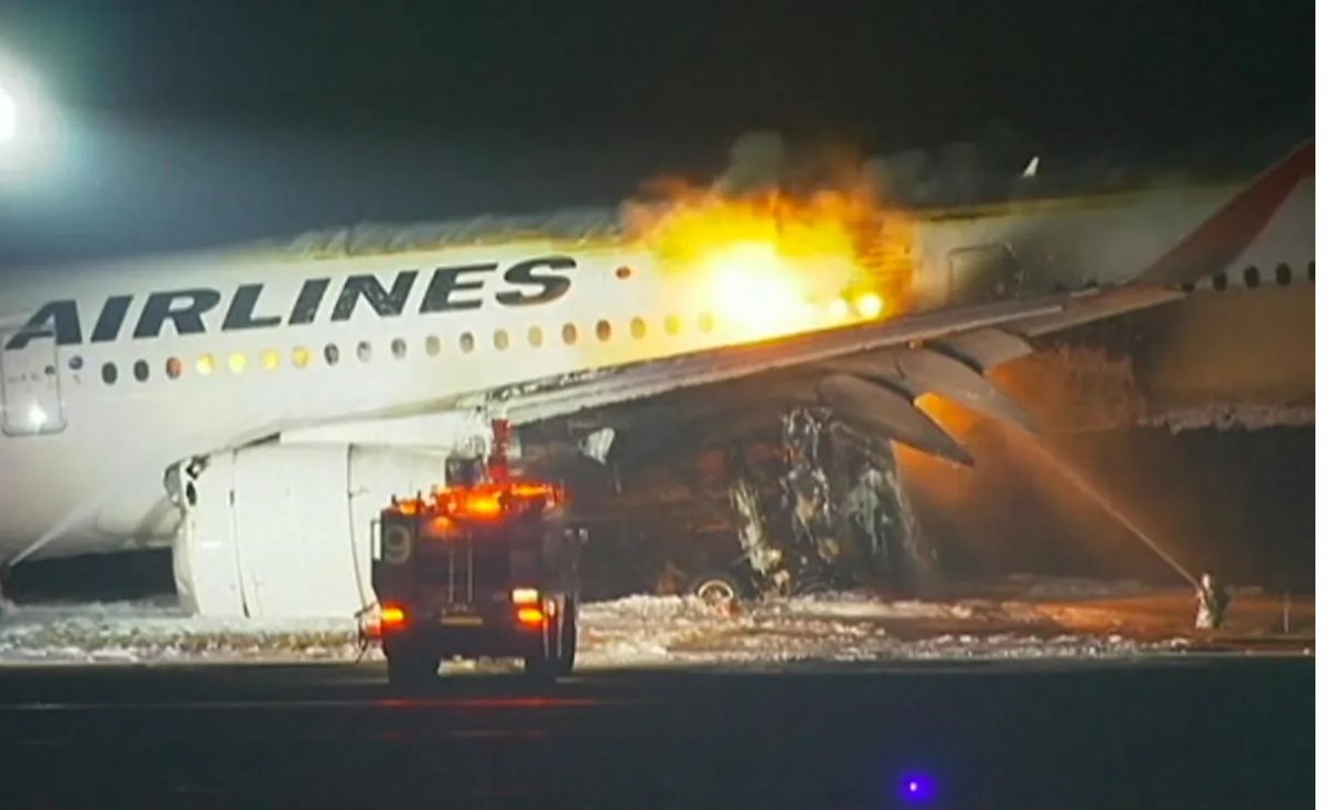 ШУУРХАЙ: Japan Airlines компанийн нисэх онгоц шатаж, 367 зорчигчийг нүүлгэн шилжүүлжээ