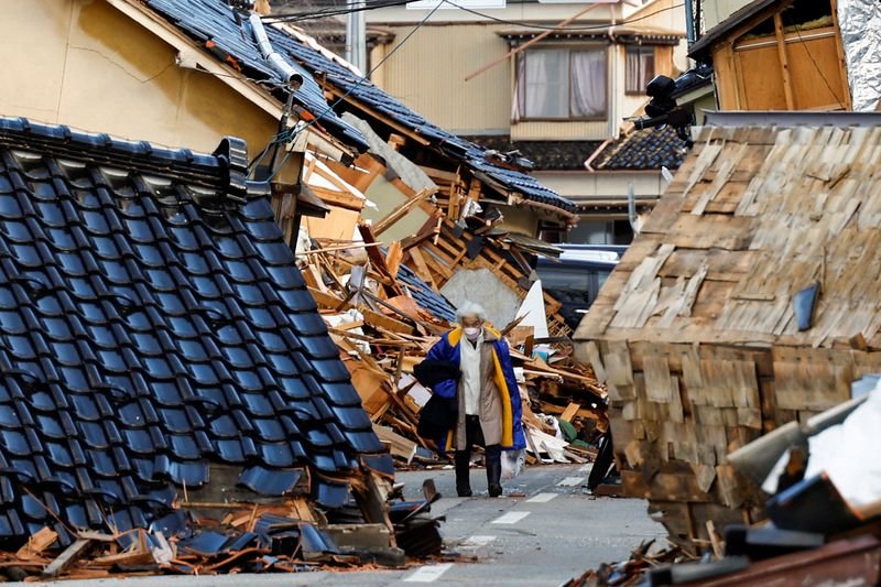 Японы газар хөдлөлтийн улмаас 92 хүн нас барж, 242 хүн сураггүй байна