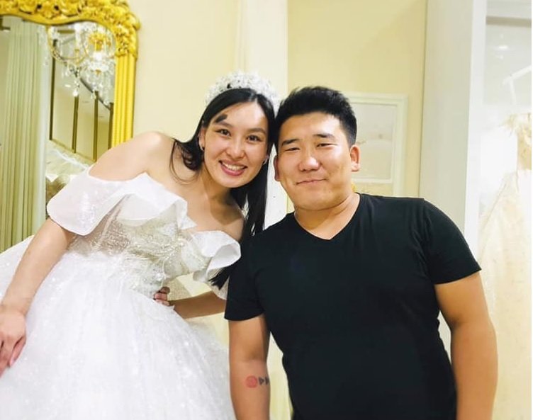 Жүжигчин Р.Сүхболд буюу Тагтаа анхны “соло“ уран бүтээлээ гаргалаа