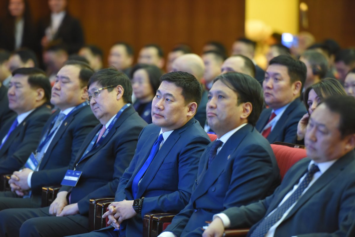 ФОТО: “Бүсчилсэн хөгжил-Монголын эдийн засаг”-ийн форум эхэллээ