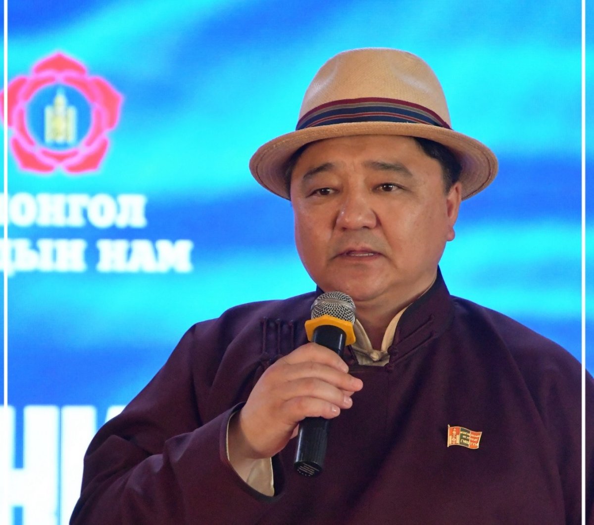 Нэр дэвшигч Г.Ганболд Хангайн бүсийн иргэд, сонгогчидтой уулзах уулзалтаа Баянхонгор аймгийн Бөмбөгөр сумаас эхлүүллээ