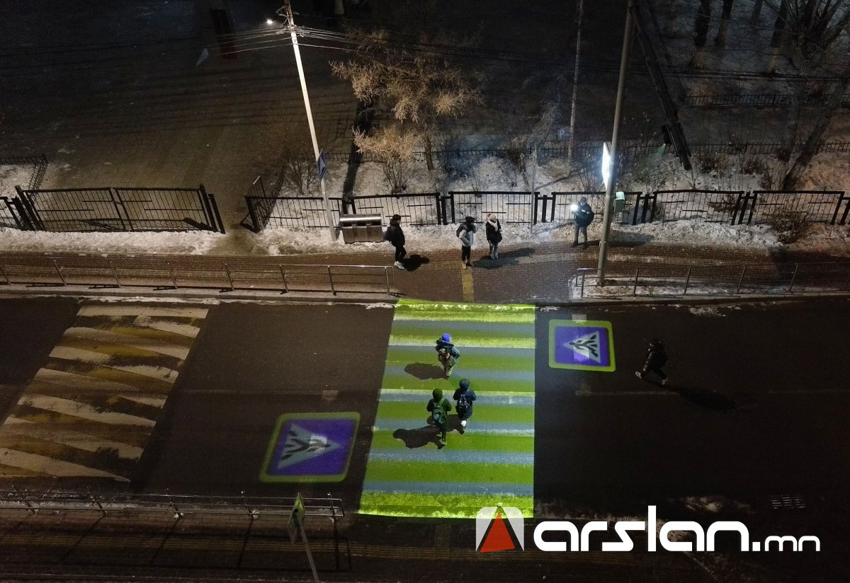 Гарцаар гарч явсан хоёр хүүхэд автомашинд мөргүүлсэн гэх хэргийг шалгаж байна