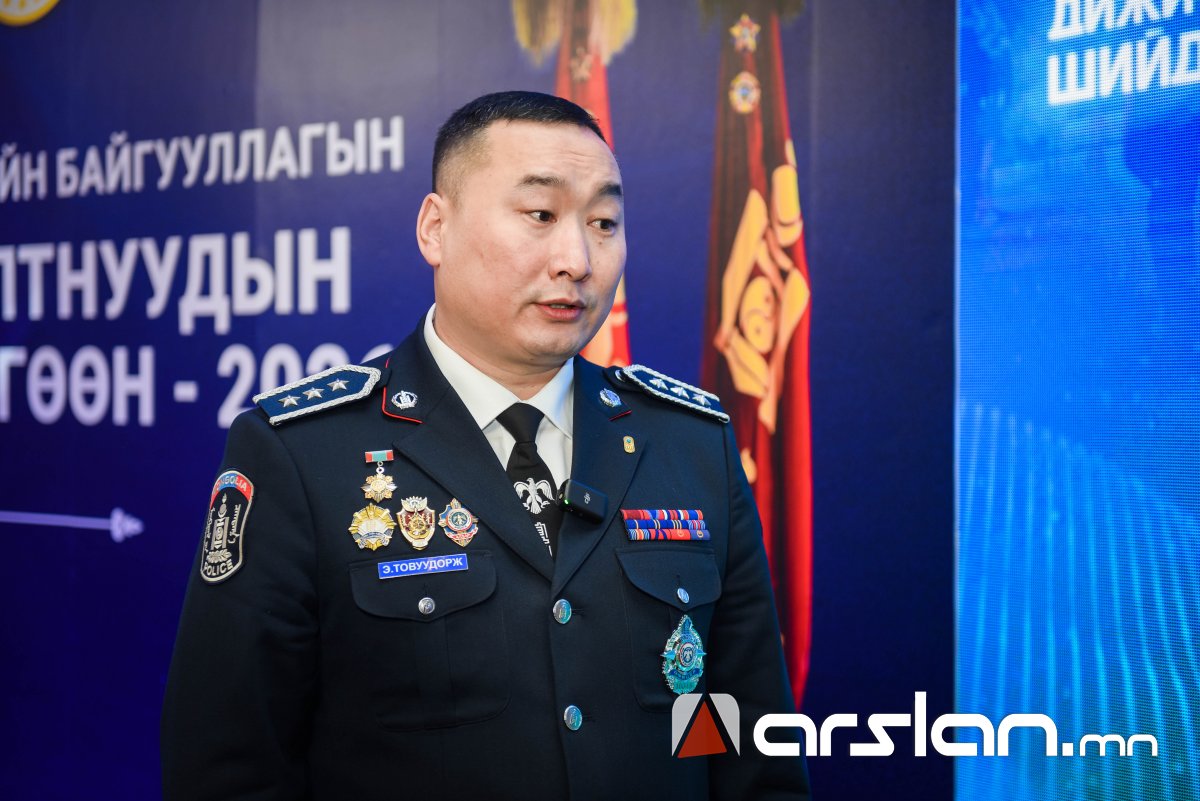 Э.Товуудорж: Хар тамхитай тэмцэх алба 212 холбогдогчтой 220 гэмт хэргийг илрүүлж, 93,000 хүн 1 удаа хэрэглэх хэмжээний бодисыг устгасан