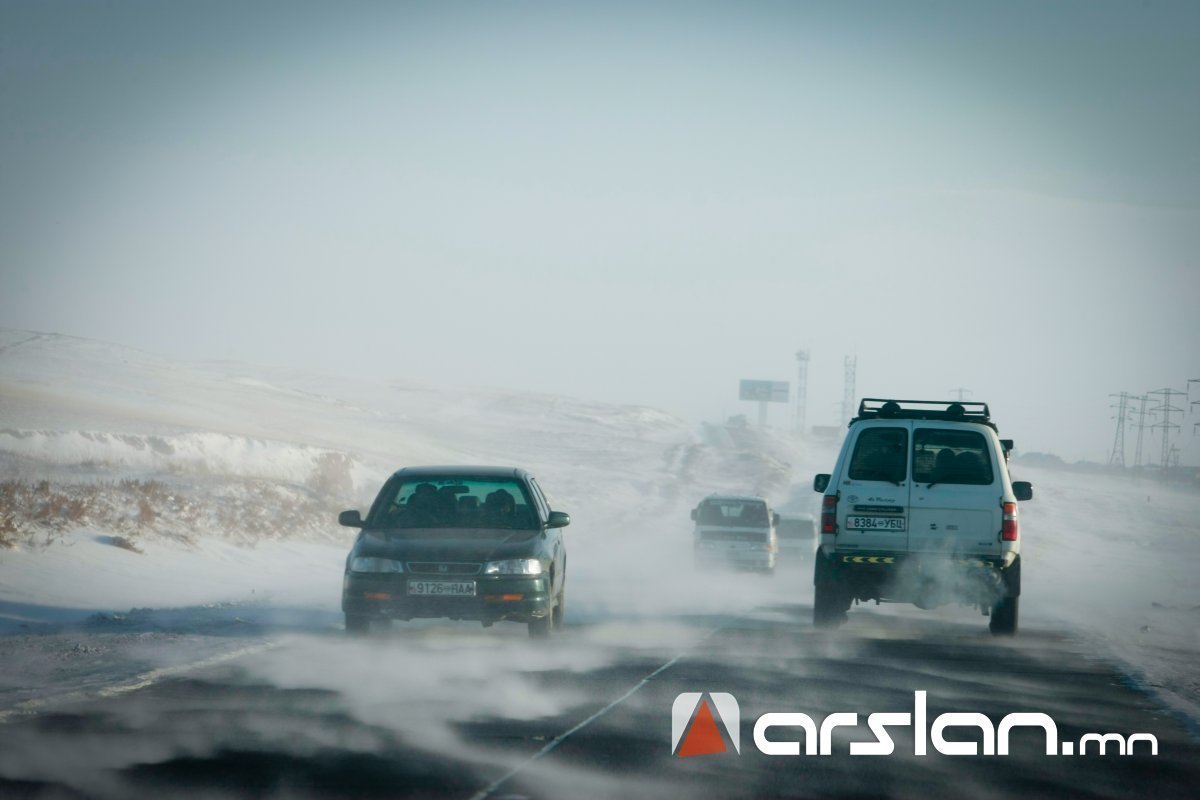 Төв, зүүн, говийн аймгуудаар цасаар шуурч, эрс хүйтрэхийг анхаарууллаа