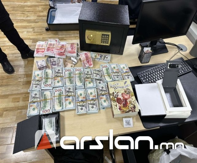 ШУУРХАЙ: 7,9 тэрбум төгрөгтэй тэнцэх валют хуурамчаар хэвлэж, иргэдийг залилдаг байсан 3 этгээдийг баривчиллаа