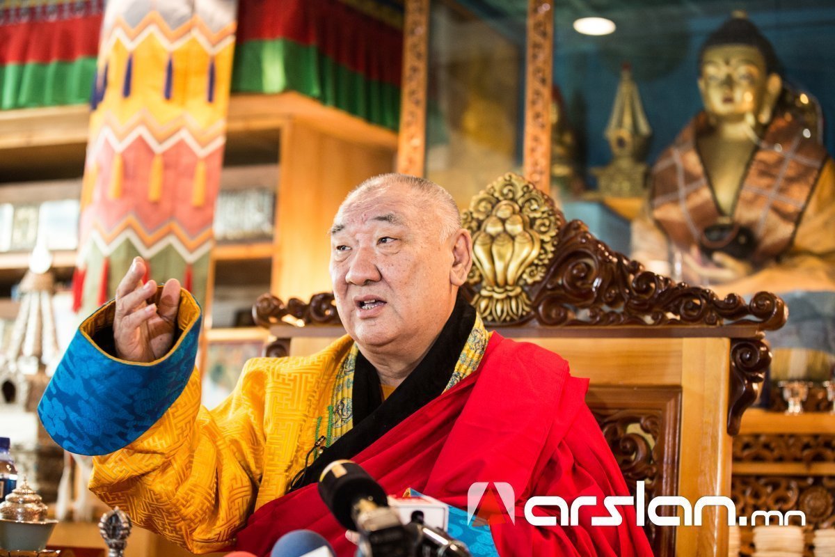 “Өнөөгийн залуус бэлгэдэл мэдэхгүй гэрээ цоожлоод “БУУЗ ИДНЭ” гээд аавындаа очдог“