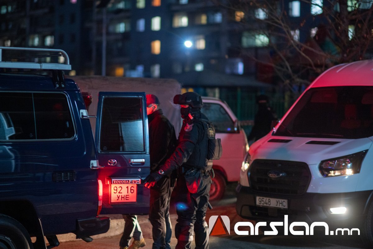 Хилээр 3.3 кг алт хууль бусаар нэвтрүүлэх гээд баригдсан 3 гадаад, 1 монгол иргэний хэргийг шалгаж дуусжээ