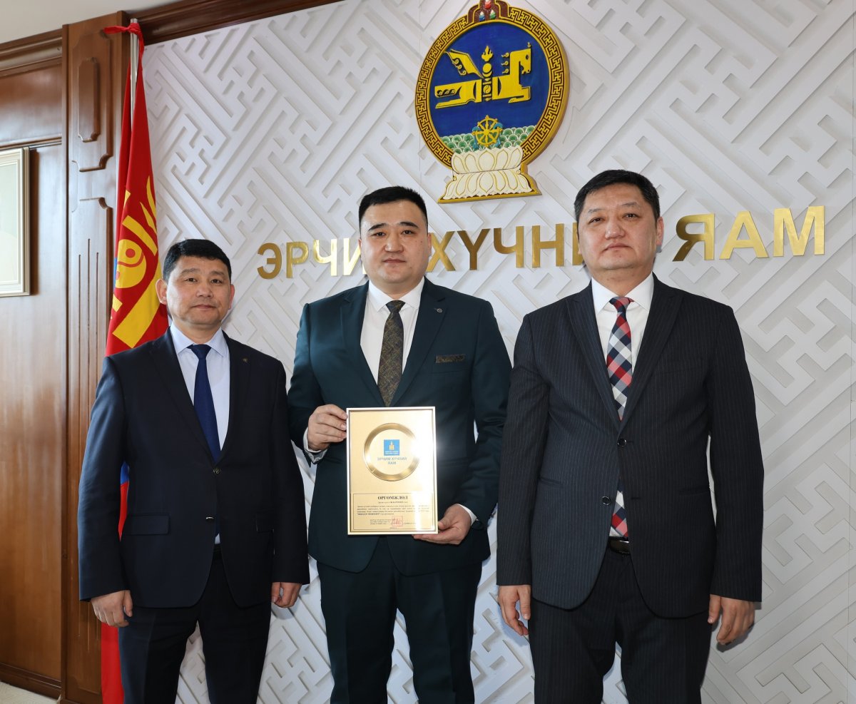 Улаанбаатар дулааны сүлжээ ТӨХК-ийн хамт олноо манлайлсан инженер, ажилтнууд төрийн шагналаар шагнагдлаа