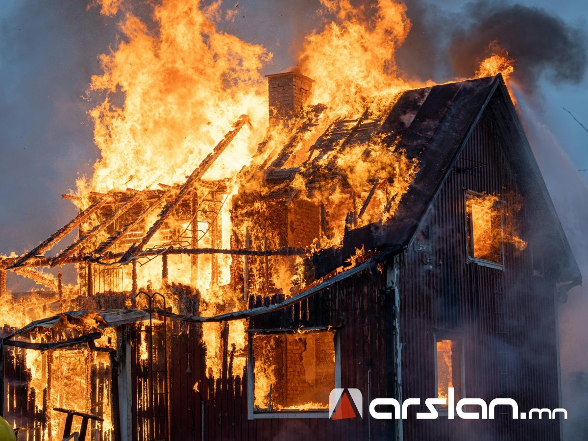 Сүхбаатар суманд нэг айлын 6 хүн байшинтайгаа шатаж нас баржээ