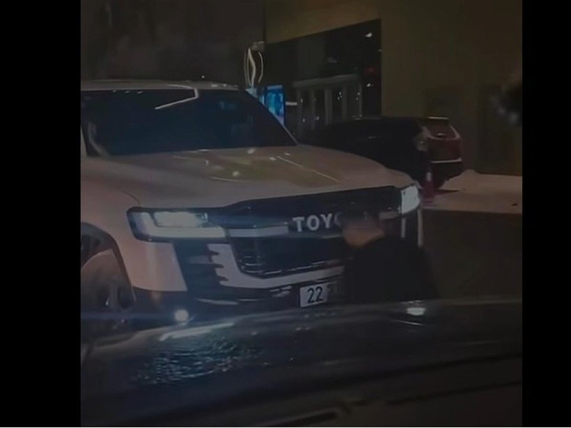 Улсын дугаар шилжүүлж зүүсэн жолоочийг 500 мянган төгрөгөөр торгожээ