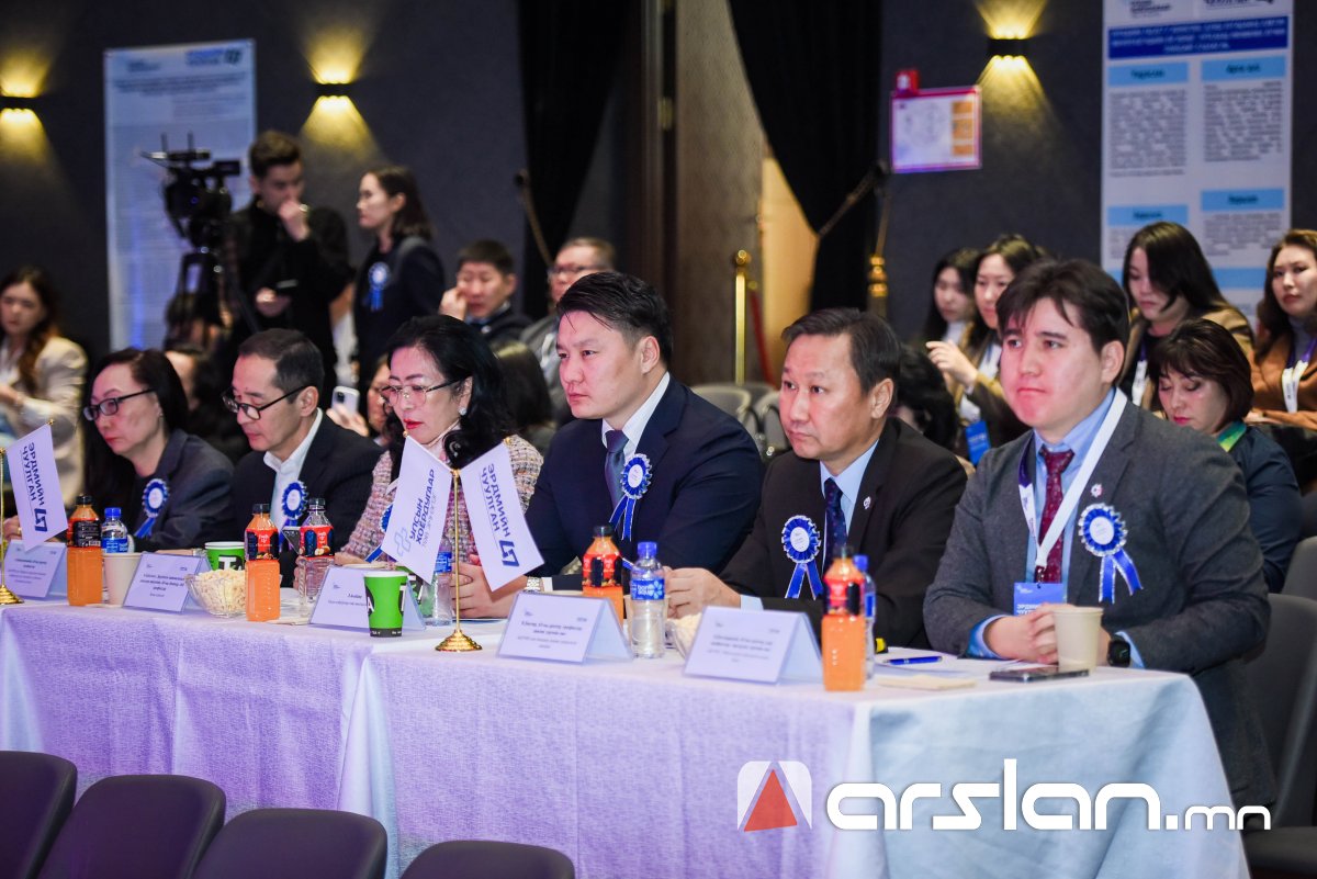 Э.АНХБАЯР: 47 дахь жилдээ зохион байгуулагдаж буй “ЭРДМИЙН ЧУУЛГАН“-д хамгийн их буюу 100 гаруй бүтээл ирж, шилдгүүдээ шалгарууллаа