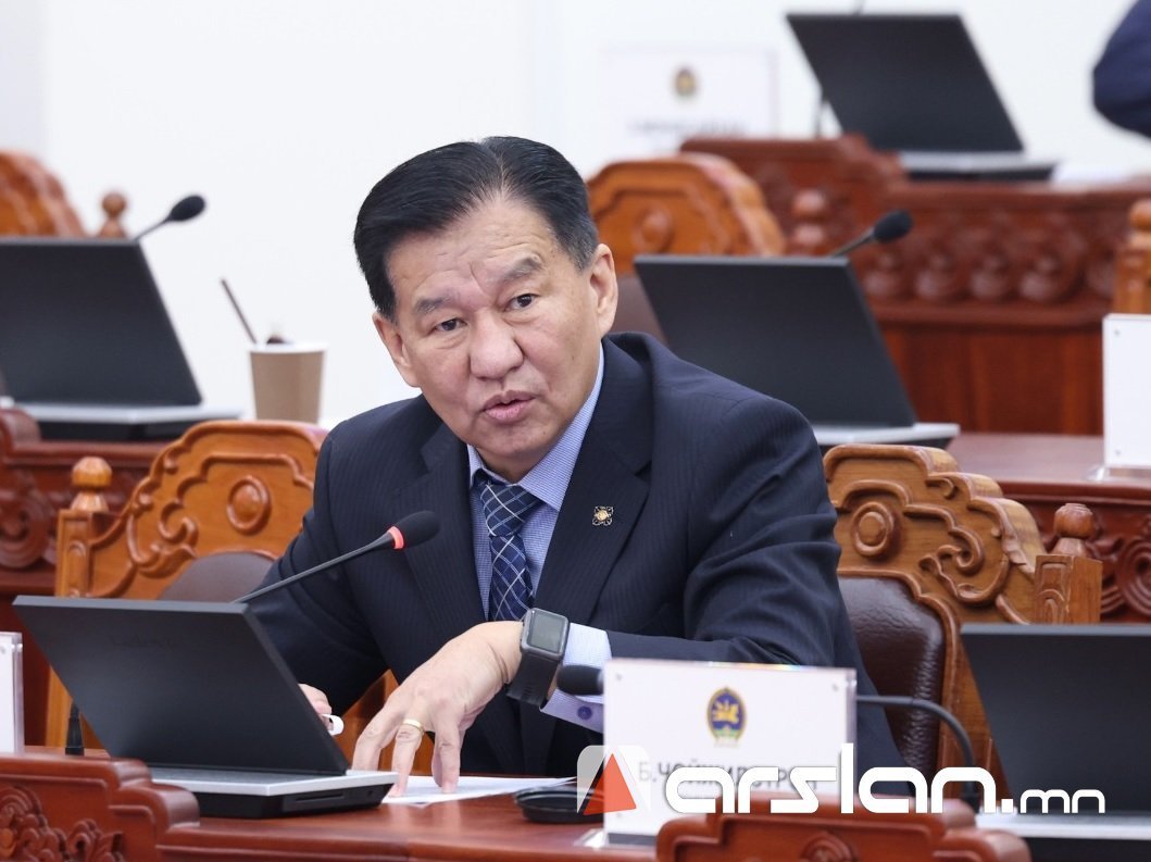 Ц.Даваасүрэн: Өнөөдөр иргэд халамж, хов живээр амьдарч байна